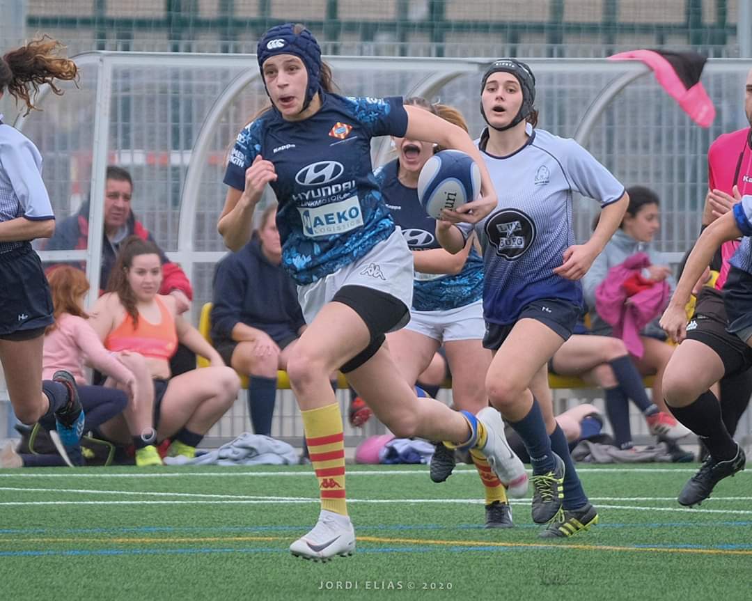 Partido del UES CRUC femenino contra gótics en el Camp Municipal Pitort