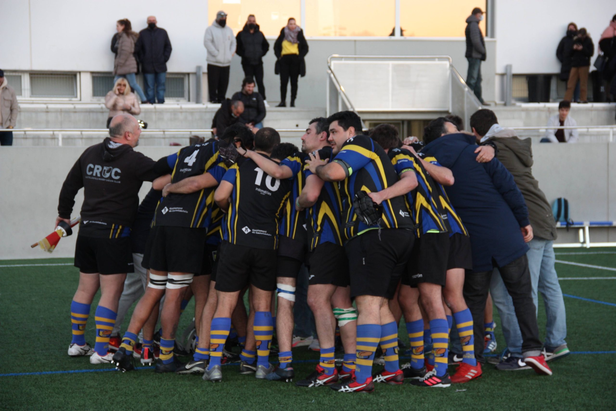 triunfo del CRUC senior masculino contra l'Hospitalet